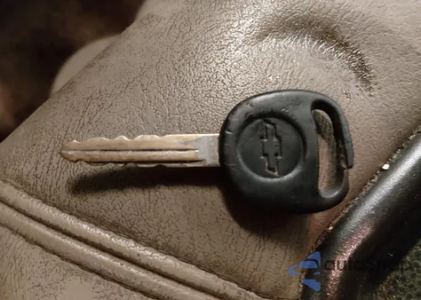 2005 Chevrolet Silverado 2500Hd Ls из США, поврежденный, VIN 1GCHK23UX5F856773